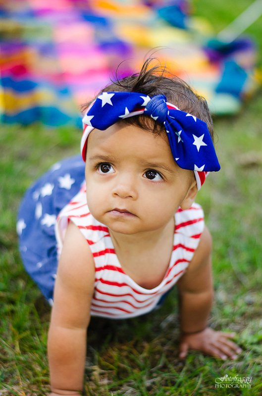 Fotofroggy Photography - little girl with star spangled headband