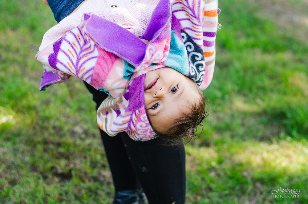 Fotofroggy Photography - toddler hanging upside down